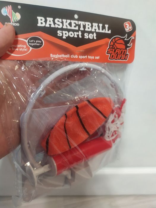 Детский баскетбол на присосках (кольцо, резиновый мяч, насос)