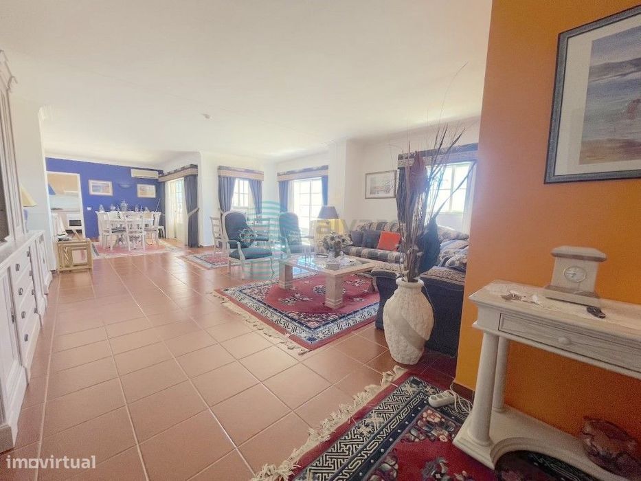 Penthouse 4 assoalhadas com uma área de 232m2, terraço 107m2, Vau, ...