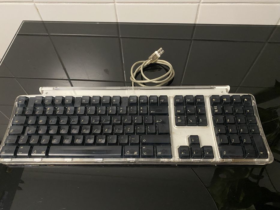 Apple iMac 24 - SSD 240GB - 3GB RAM - Catalina