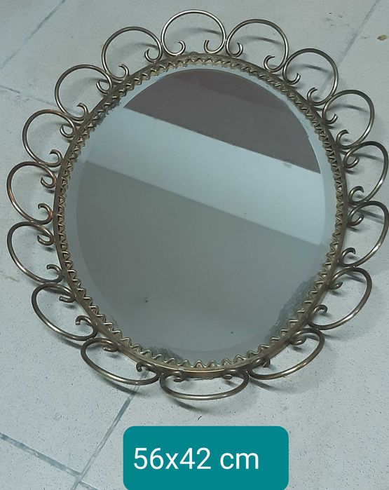 Antigo e belíssimo Espelho em latão maciço