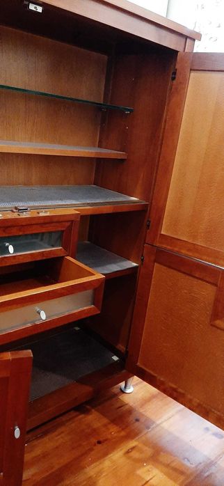 Móvel bar em cerejeira maciça