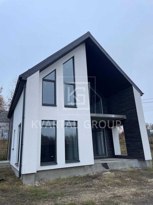 Продаж просторого будинку біля лісу. Можливе розтермінування . Без %.