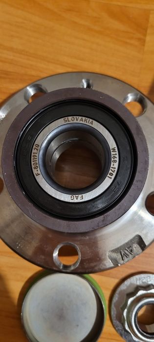 Zestaw łożyska koła