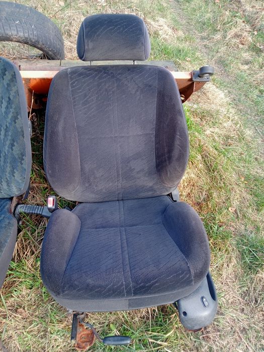 Fotele do Mitsubishi L200 2.5 1996 r.