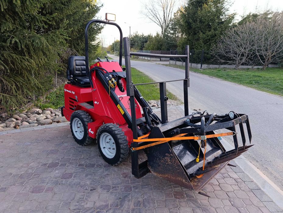 Miniładowarka Agromatic 740 Avant Bobcat