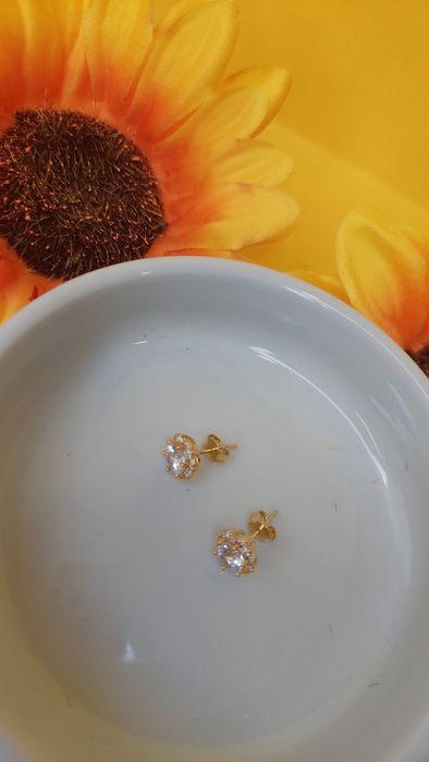 Brinco ponto luz, em zirconia folheado a ouro 18 k, semijoia de qualid