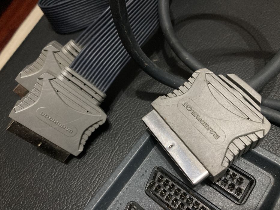 Tomada tripla + Scart Bandridge