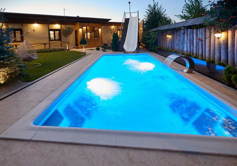 Дом 300 кв. Открытый бассейн с подогревом, сауна, джакузи, бильярд.