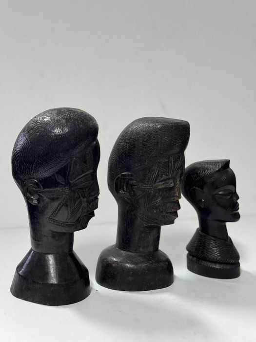 Conjunto de cabeças esculpidas Africanas
