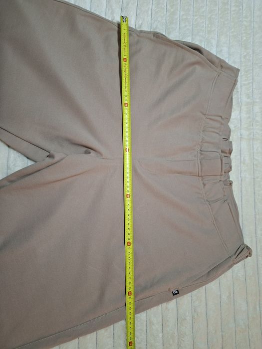 Proste beżowe nowe casulowe spodnie 3xl