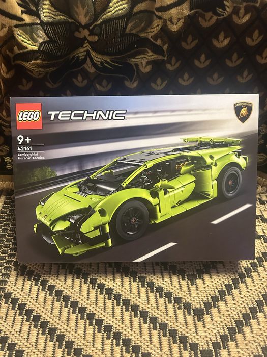 Авто-конструктор LEGO Technic Lamborghini Huracan Tecnica (42161)