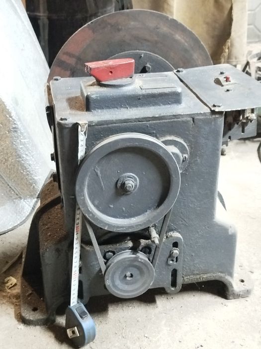 Точило, наждак, заточной станок.