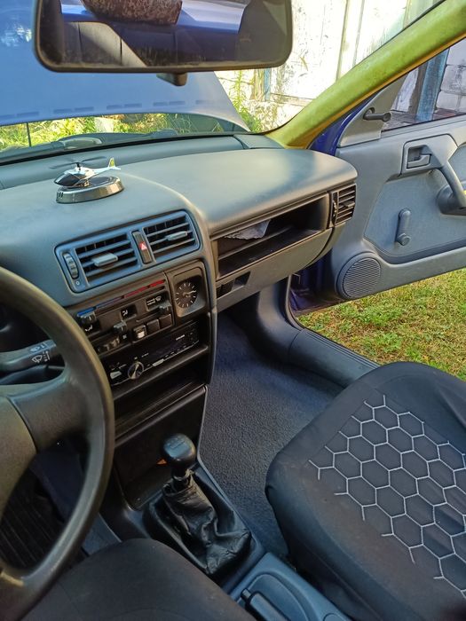 Opel Vectra A 1,6 моноінжектор