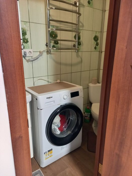 Продам кімнати в гуртожитку.