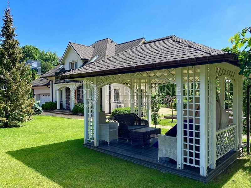 Продам Резиденцію в Лісниках з власним парком та озером Обухівський