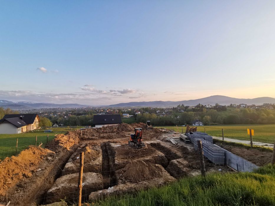 Przyłącza kan Roboty ziemne koparka niewalcja wykop zasypka utwardzeni