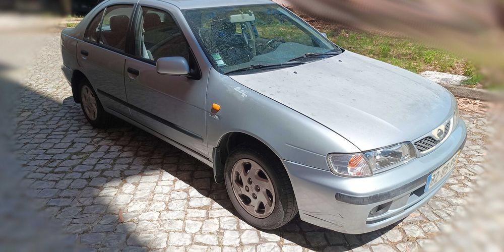 Nissan Almera N15 1.6 GX c/ AC, Rádio c/ GPS e Câmara Marcha-Atrás