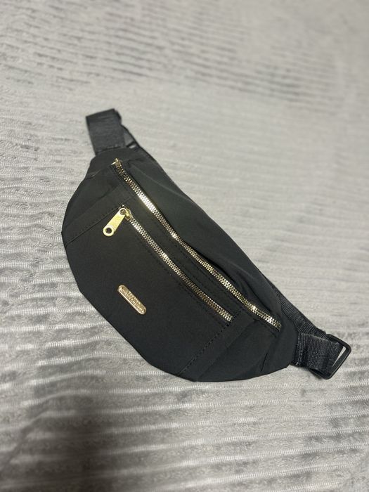 Сумка бананка жіноча чорна