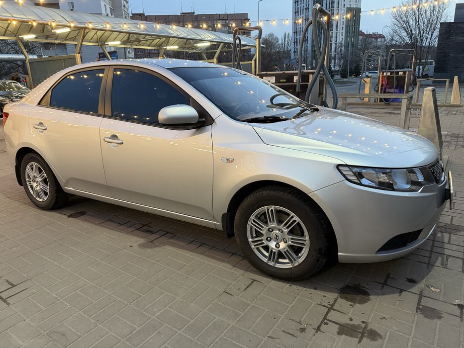 Kia Cerato 2012 • 1.6 газ/бензин, Рідний пробіг 118 тис. км.