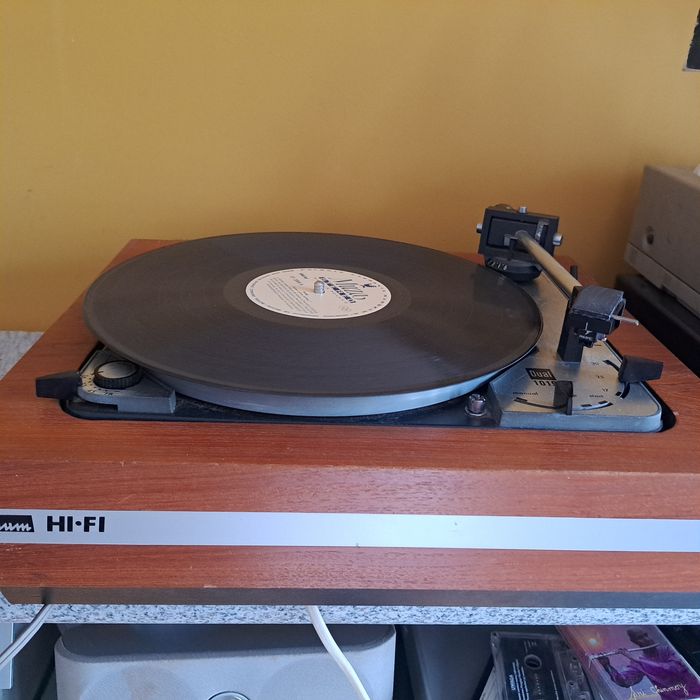 Stary gramofon DUAL 1019
