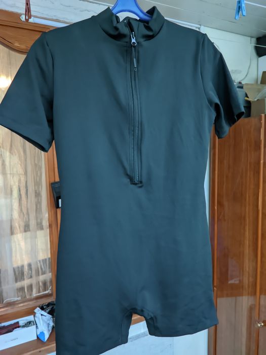 Спортивный комбинезон