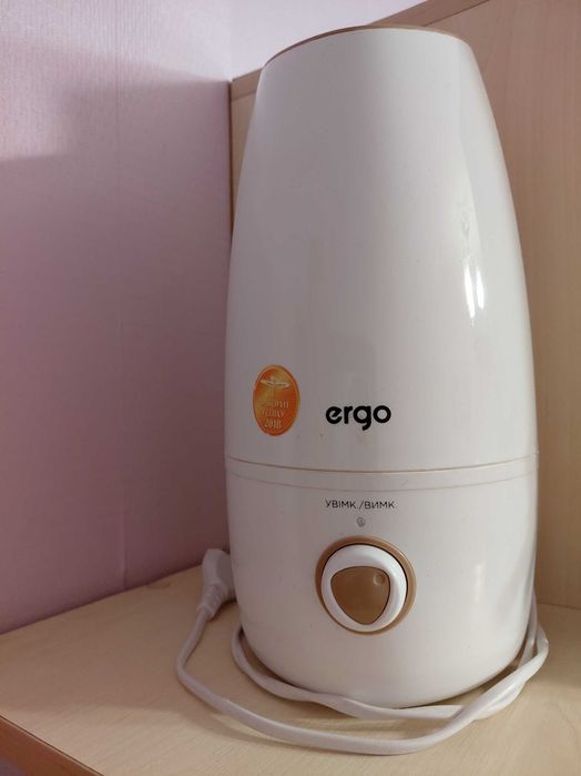 Продам зволожувач повітря, користувалися пару разів.