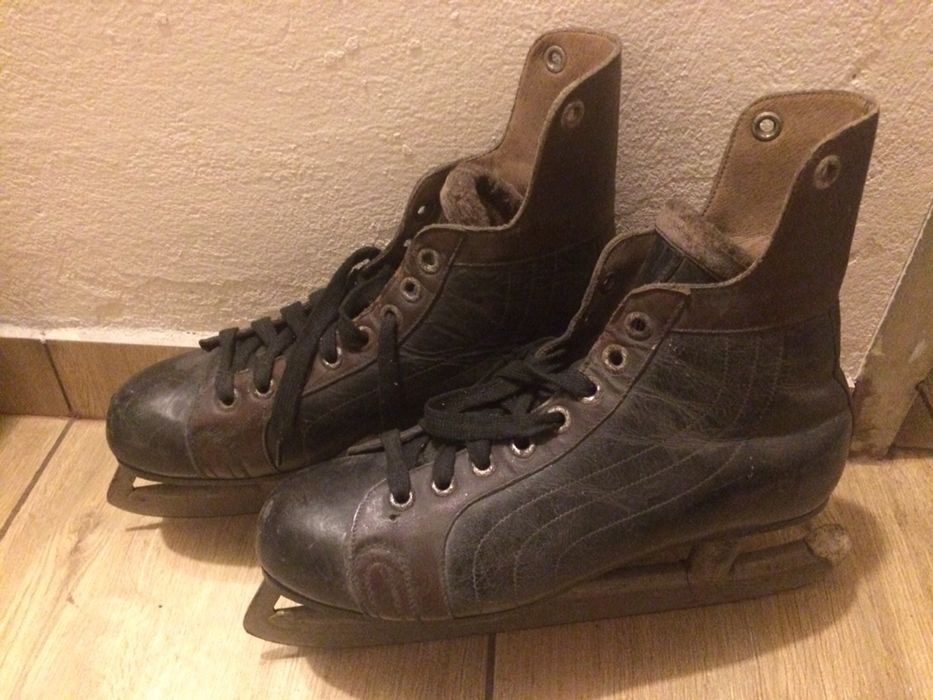 Stare łyżwy hokejowe PRL łyżwy sportowe męskie retro rekwizyt PRL