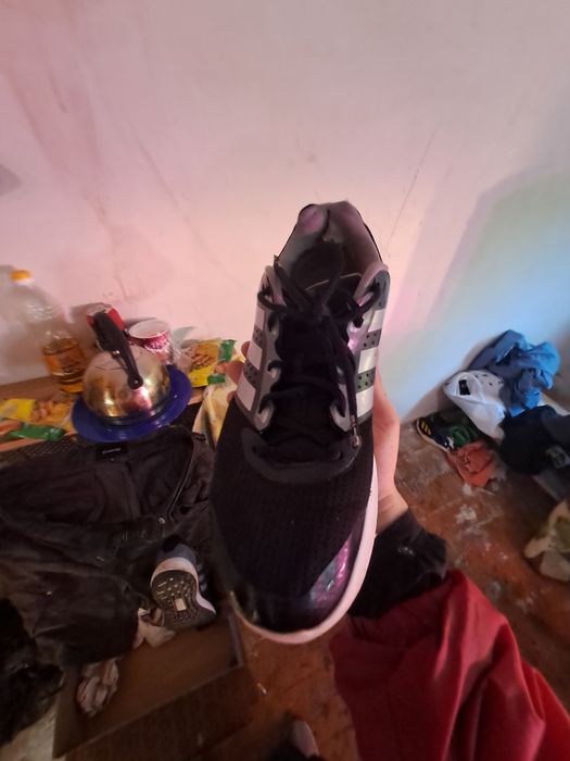 Продам кроссовки Adidas