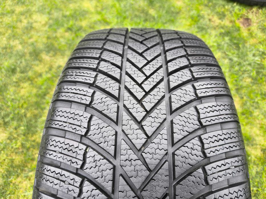 opona 245/45/18 Bridgestone Blizzak LM005 1 sztuka 7,5mm 2023