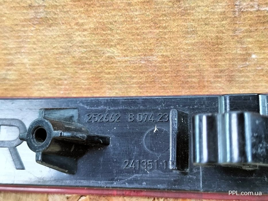 BMW 3 G20 G21 M Sport 2018- Отражатель катафот бампера правый 8074230