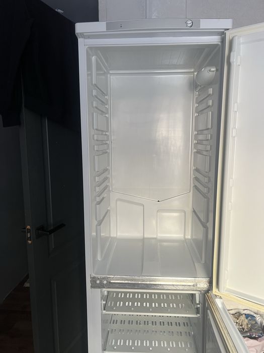 Холодильник Indesit