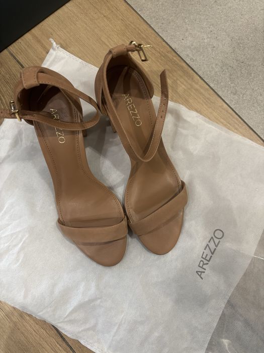 Босоніжки замшеві на каблуку, arezzo 39, 25 см, замша