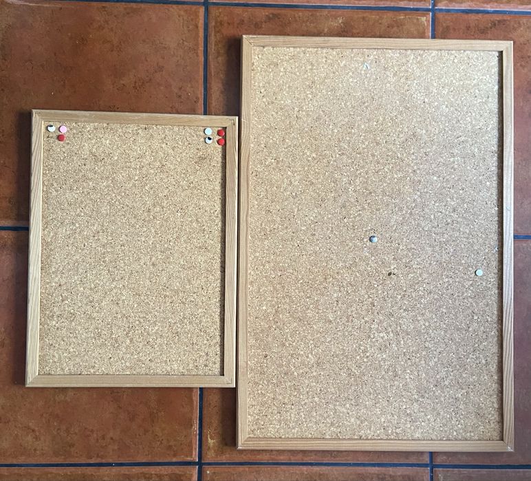 2 quadros de cortiça pin board em muito bom estado