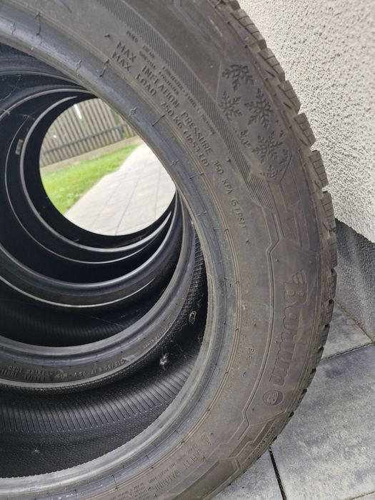Opony zimowe Barum  215/55/17 2022r
