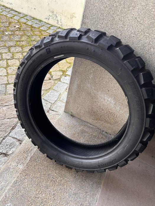 Pneus brigestone Ax41