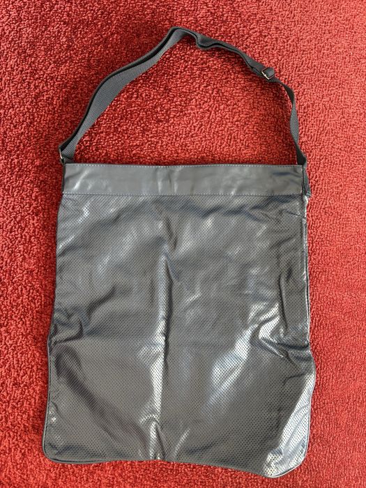 Torba shopper granatowa perforowana torba na ramię z paskiem