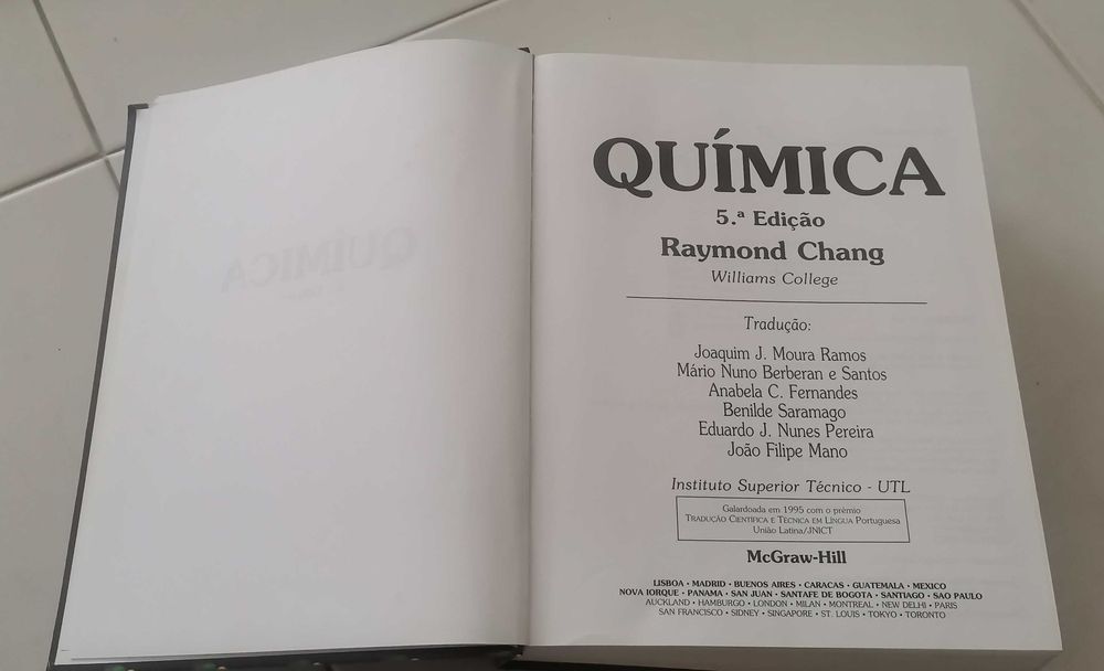 Química – Raymond Chang – Capa Dura – Bom Estado