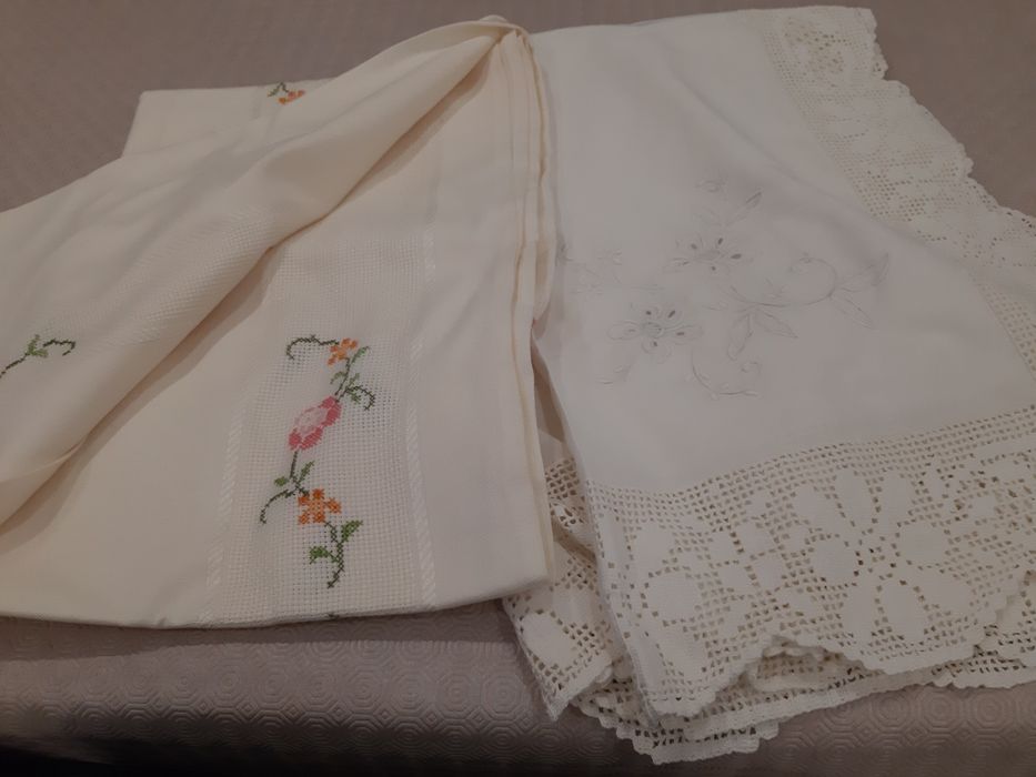 Conjunto de toalhas em renda e linho