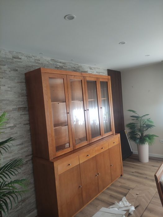 Vende-se Móvel e Mesa Sala Jantar