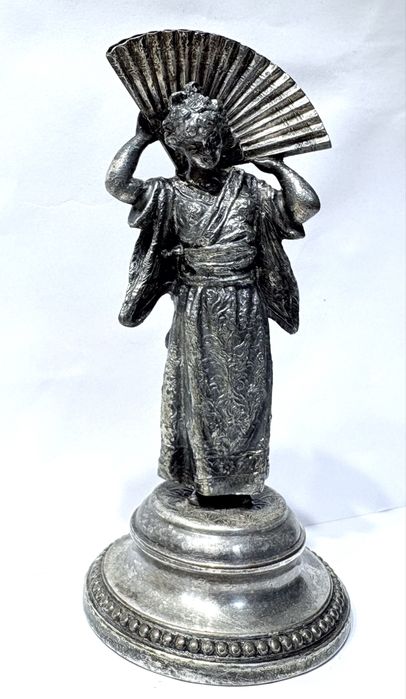 Par de raros antigos paliteiros figurativos japoneses WMF - Gueixa e Shogun com leques - em casquinha