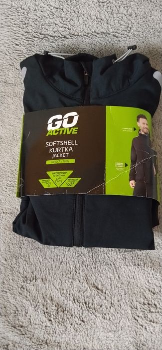 Kurtka męska Softshell L.Dlugość rękawa 68 cm.Szerokość 58.Długość70
