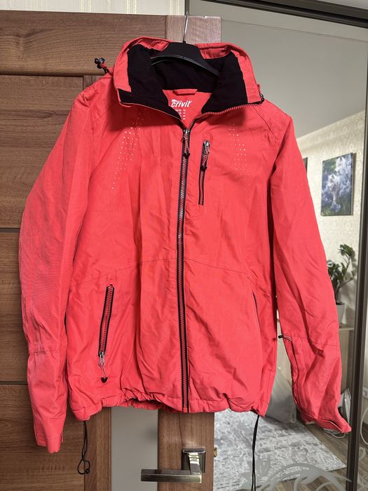 Продам лижну куртку