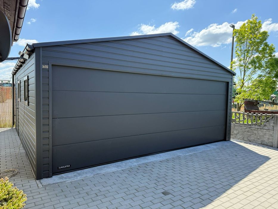 Garaz blaszany z brama segmentowa 6x6 ocynkowany profil zamkniety