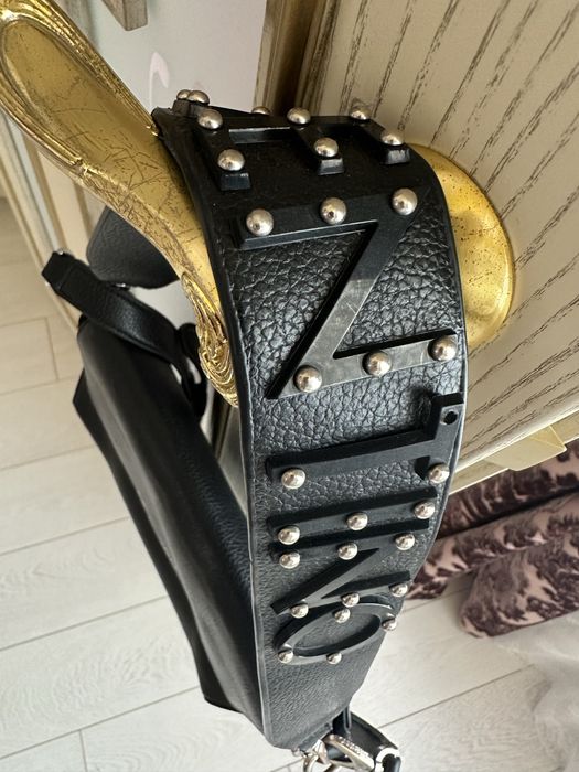 Продам сумочку Valentino