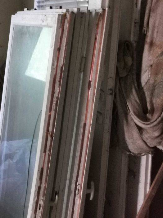 Oddam bezpłatnie 44 używane okna oraz kilka par drzwi