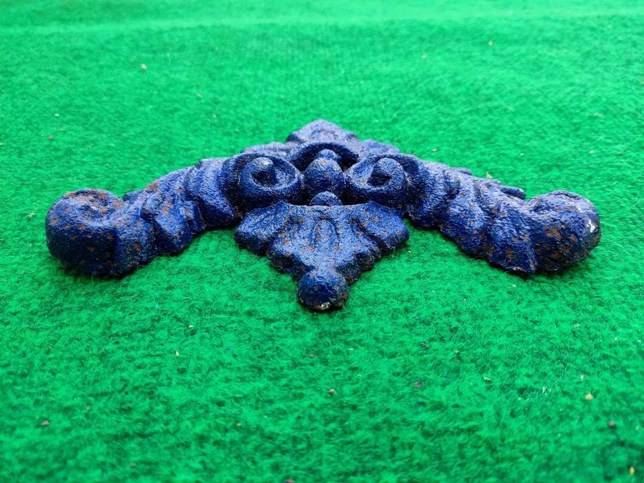 Par de peças em ferro vazado ou fundido pintados em azul