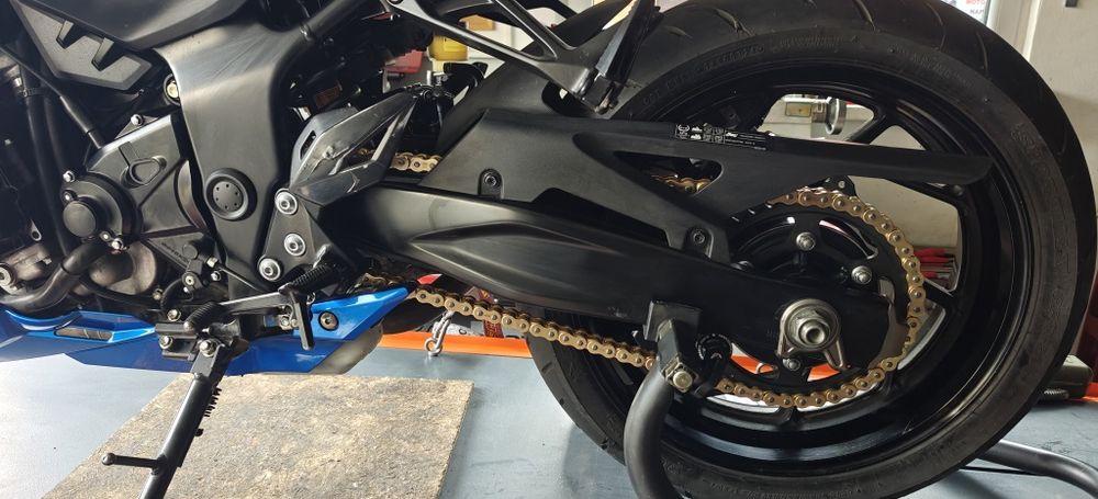 Wymiana opon motocyklowych, serwis motocykli