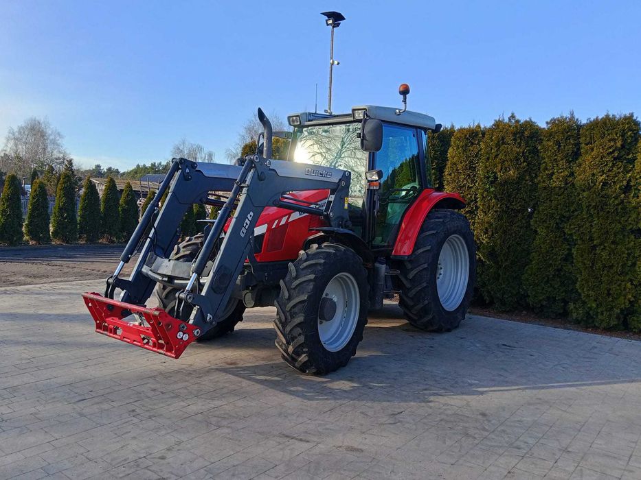 Massey Ferguson 5420 z ładowaczem