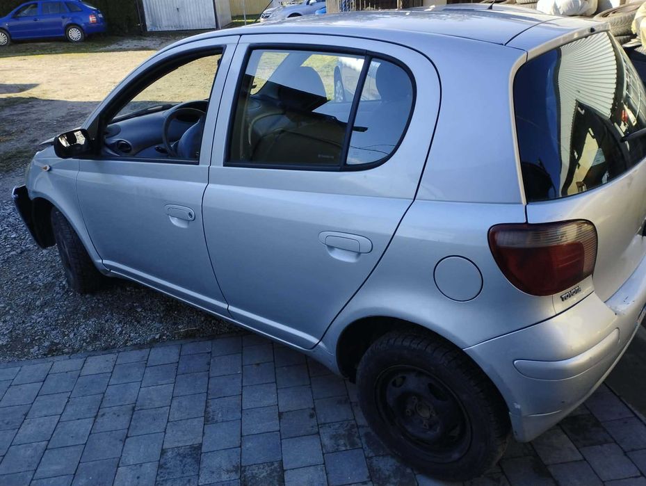 Toyota YARIS/rok 2001/poj. 1.0  68PS/ 230 tys. km