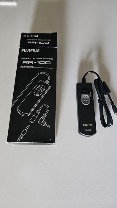 Fujifilm GFX 100RF — como nova, com garantia até 02/2029